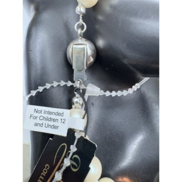 White Faux Pearl Necklace Knotted 18” Strand Peck & Peck Bridal NWT - Picture 8 of 10
